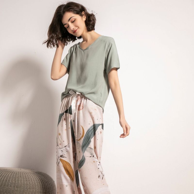 Der Frauen-3XL Seiden-Nachtanzug Pyjamas Sleepwear-62cm XS 2XL für Damen