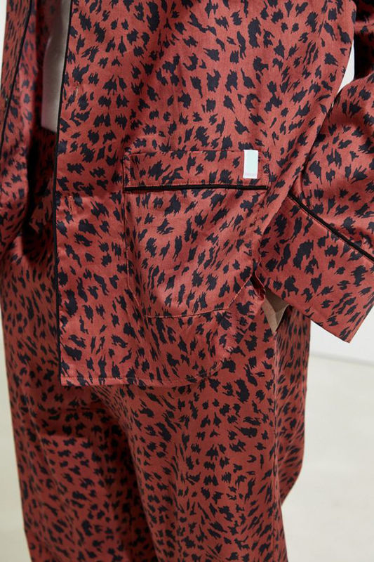 Kragen kontrastieren das Polyester-Pyjamas Sleepwear der Seiden-Satin-Pyjama-Männer langärmligen
